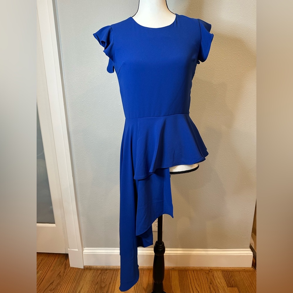 Lea and Vida cobalt symmetrical top